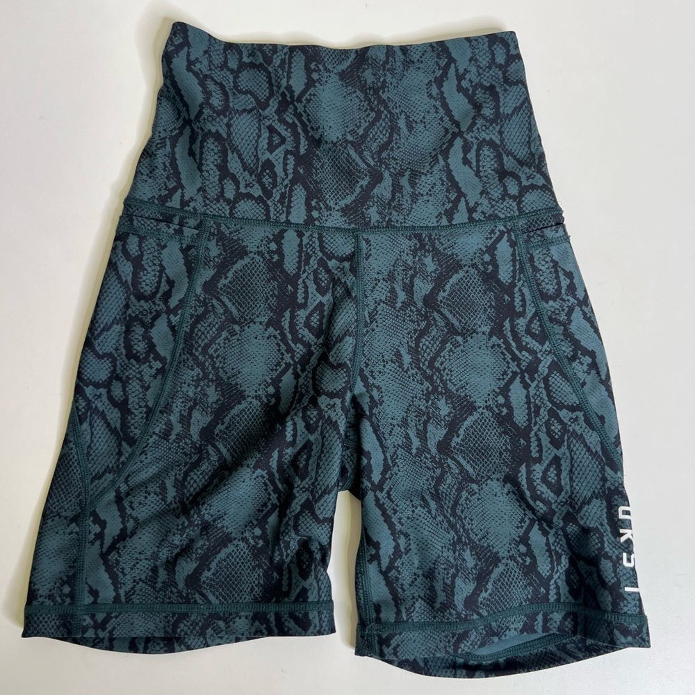 LSKD Women's Green Snake Print Bike Shorts